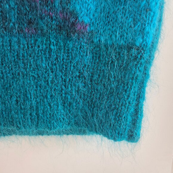 Vintage hand-knit sleeveless sweater vest - Picture 12 of 13